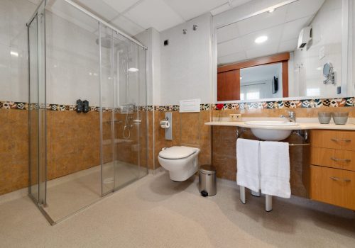 badkamer hotel denia danya