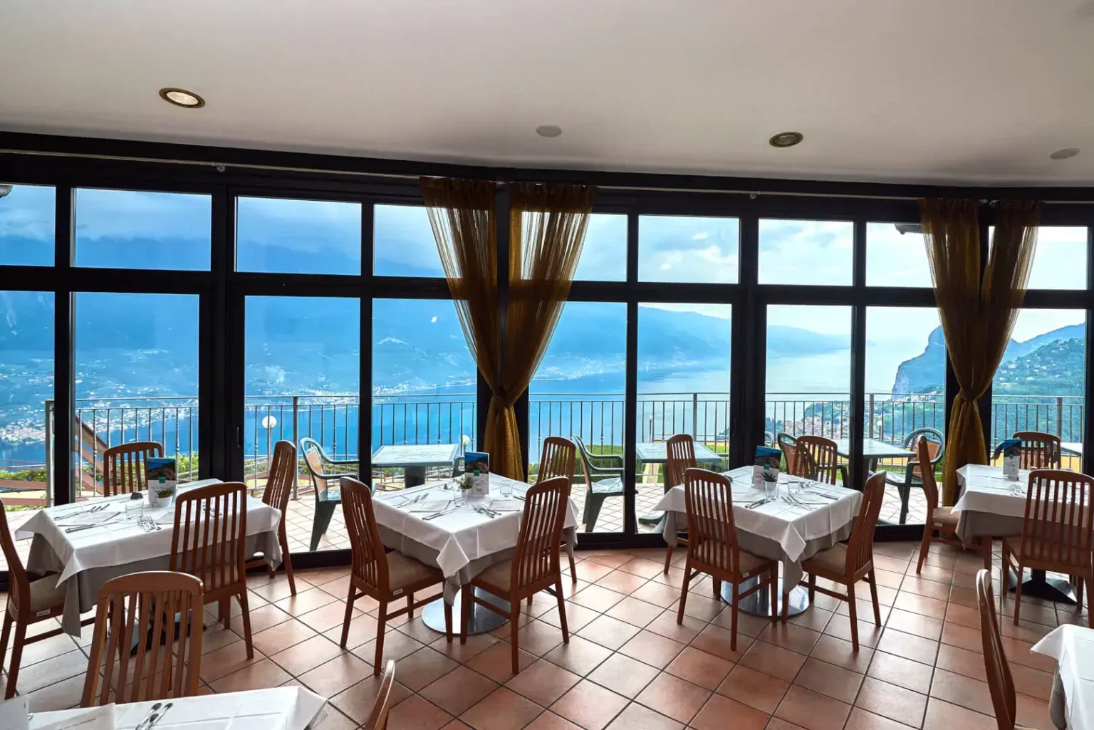 restaurant binnen le balze